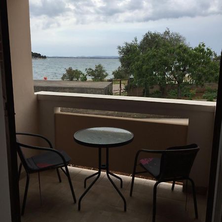 Guest House Punta Grzan Petrcane Rom bilde