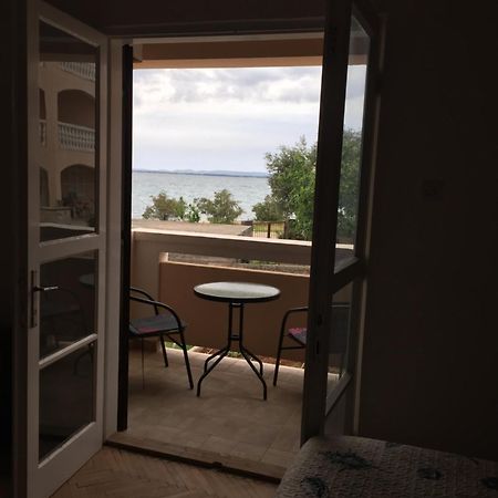 Guest House Punta Grzan Petrcane Rom bilde