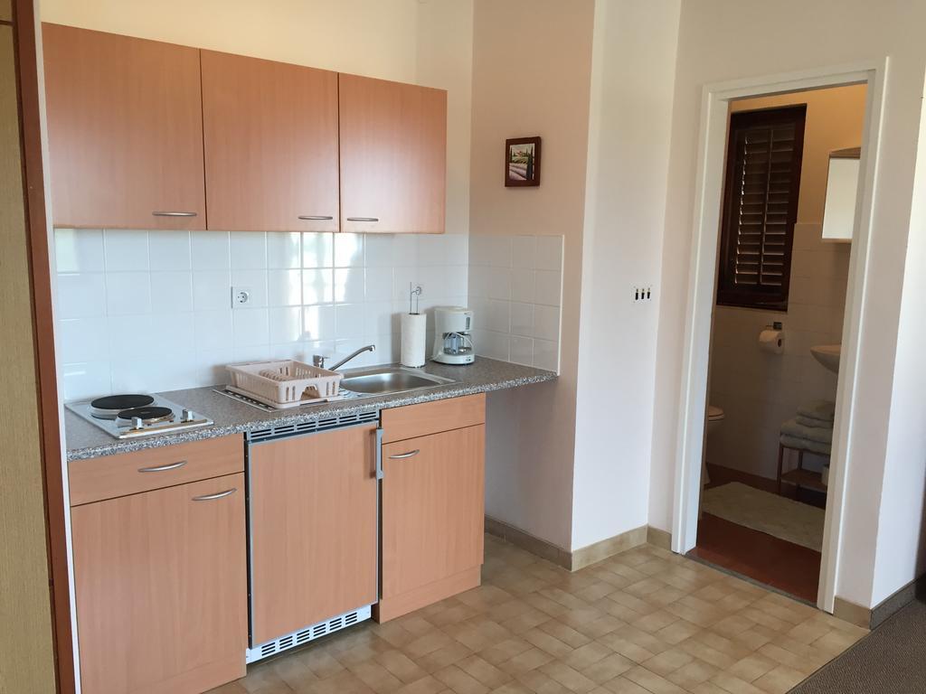 Guest House Punta Grzan Petrcane Rom bilde