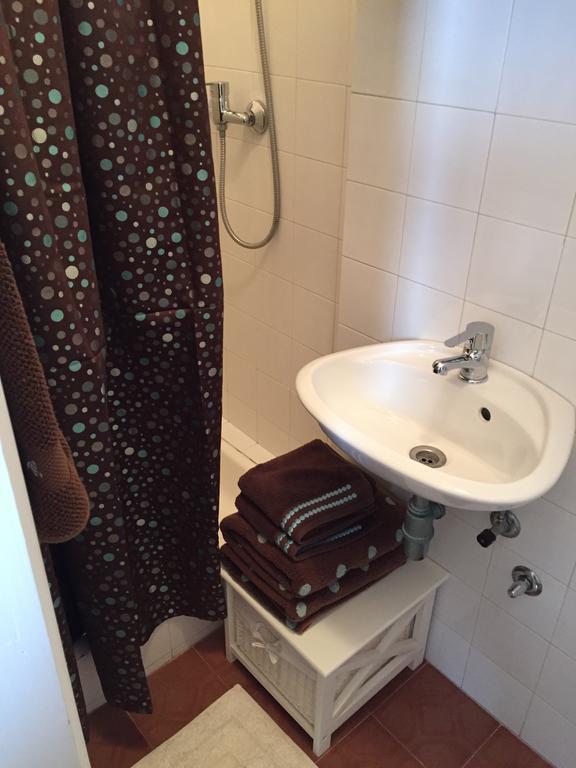 Guest House Punta Grzan Petrcane Rom bilde