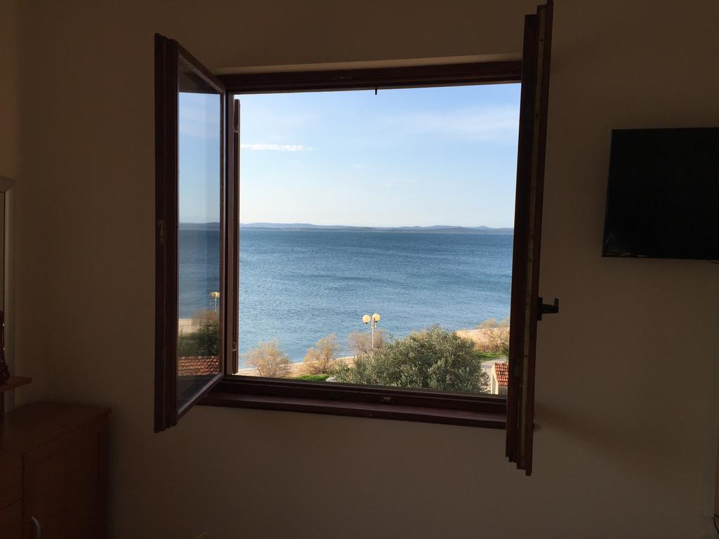 Guest House Punta Grzan Petrcane Rom bilde