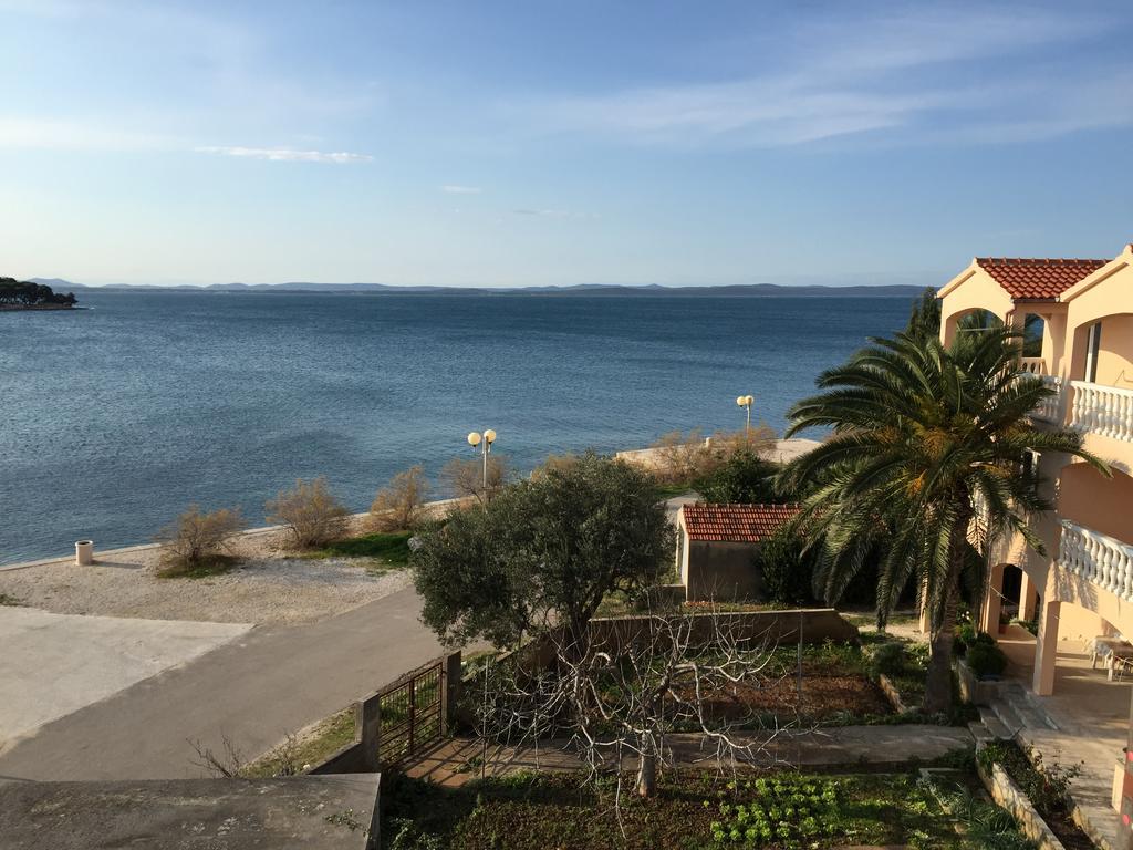 Guest House Punta Grzan Petrcane Rom bilde