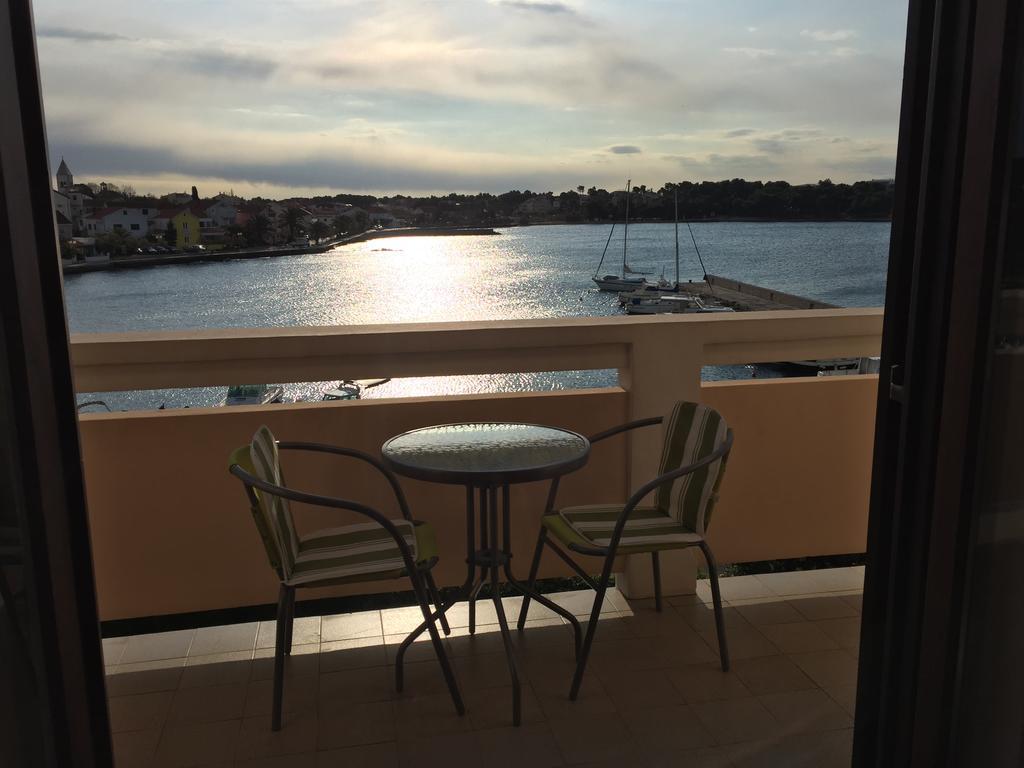 Guest House Punta Grzan Petrcane Rom bilde
