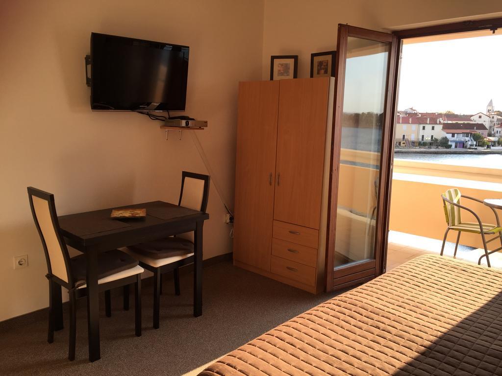 Guest House Punta Grzan Petrcane Rom bilde